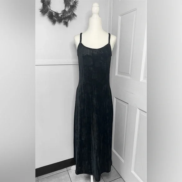 Disturbia Black Velour Floral Embossed Spaghetti Strap Maxi Slip Gown NWOT - Picture 2 of 14